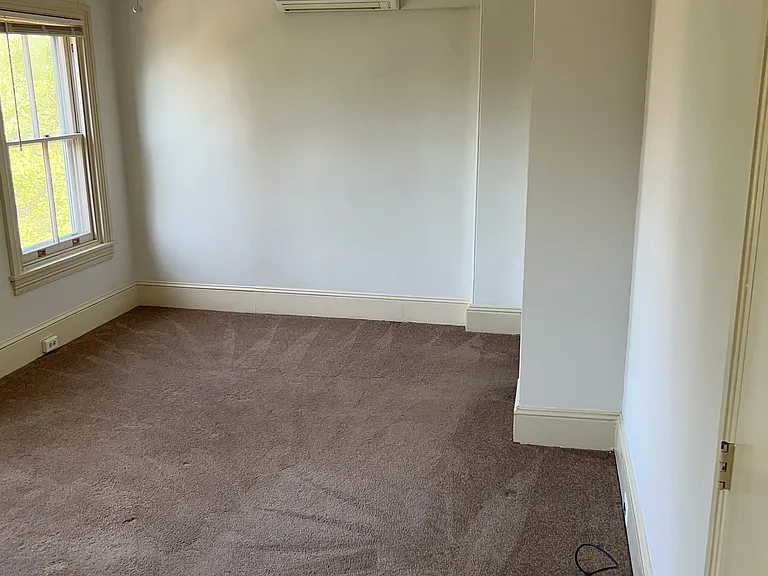 401 S Church St #5 — Photo 5