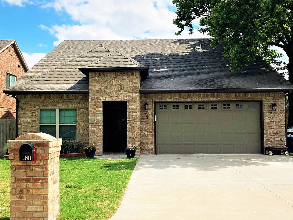 1st image of 621 Chisholm Crk