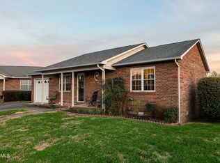 2372 Governors Ct, Maryville, TN 37801