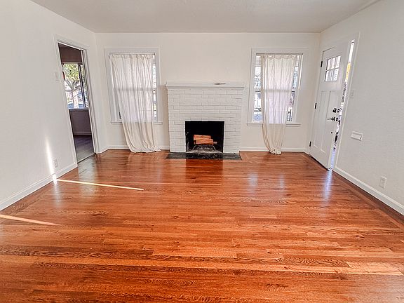 4th image of 1600 35th St #1600
