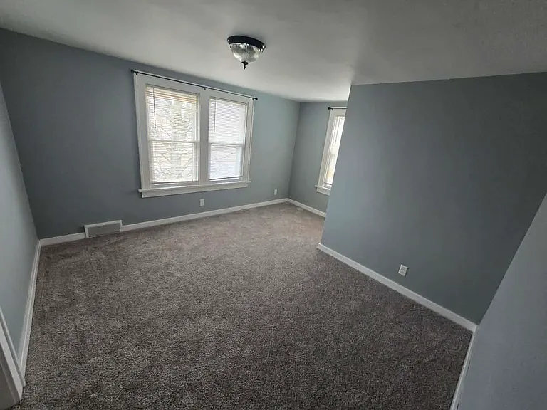 1084 Yale Farm Rd — Photo 12