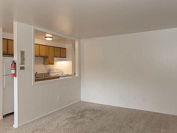 5th image of 1905 S York St APT 103