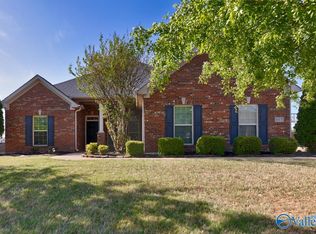105 Indian River Dr, Huntsville, AL 35811
