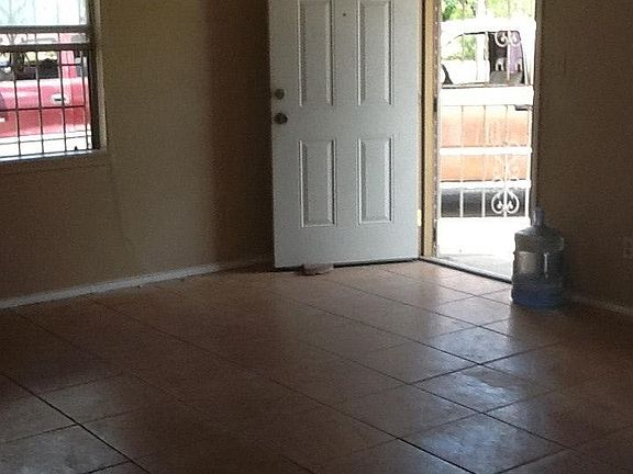 3rd image of 511 E Agostadero St