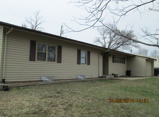 6805 SW Windsong Dr, Topeka, KS 66619