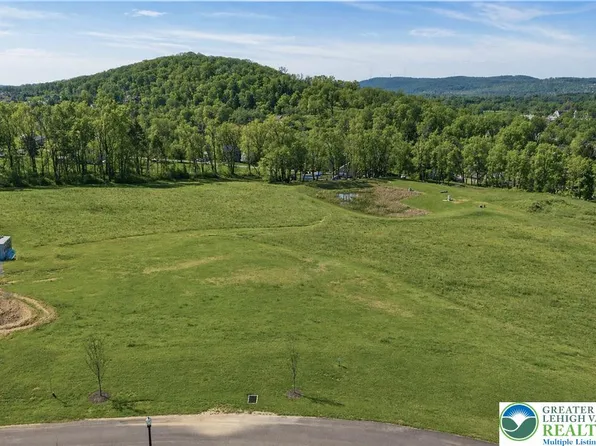 6390 Spring House Path, Bethlehem, PA 18015