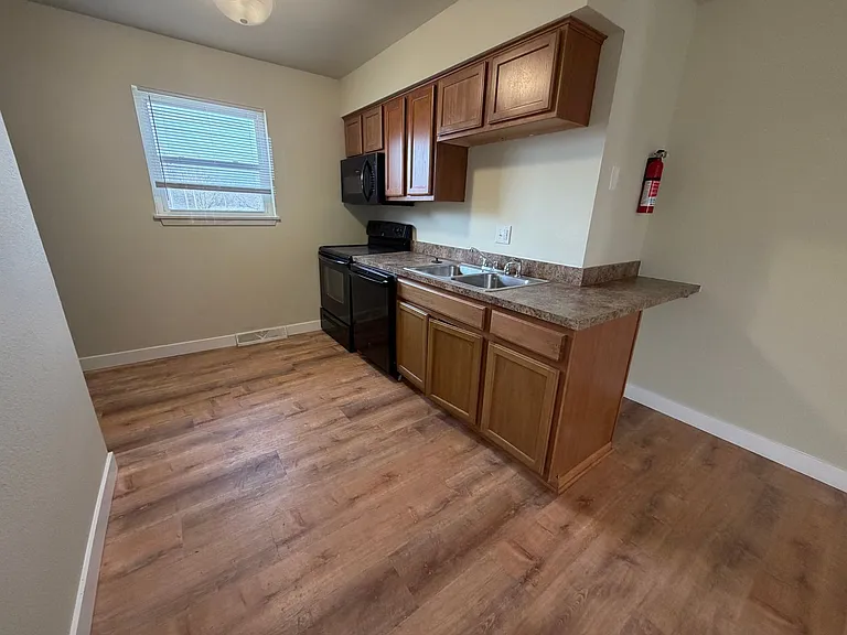 205 N West Blvd — Photo 18