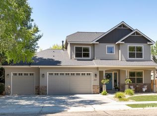 1017 N Shadowridge Ave, Eagle, ID 83616