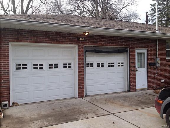 3rd image of 1482 Birch Dr