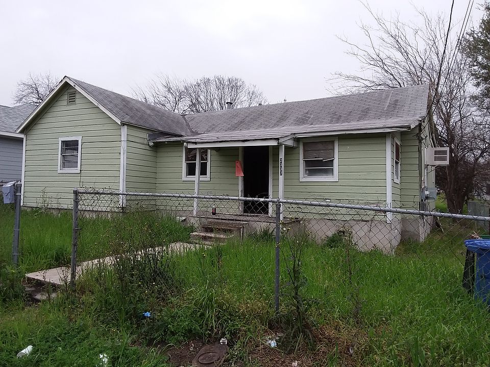 1st image of 2337 Dakota St