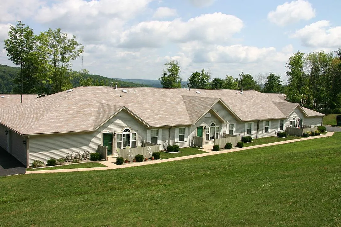 Hunters Ridge — Photo 4