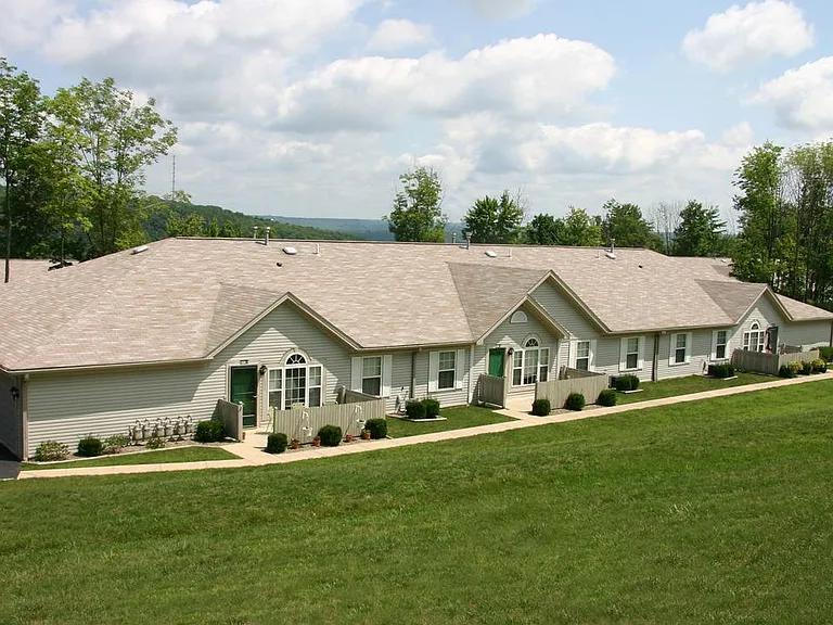Hunters Ridge — Photo 4