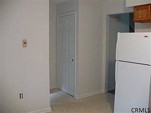 4th image of 6 Hammond Dr