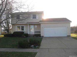 2141 Buttermilk Ln, Lake View, NY 14085