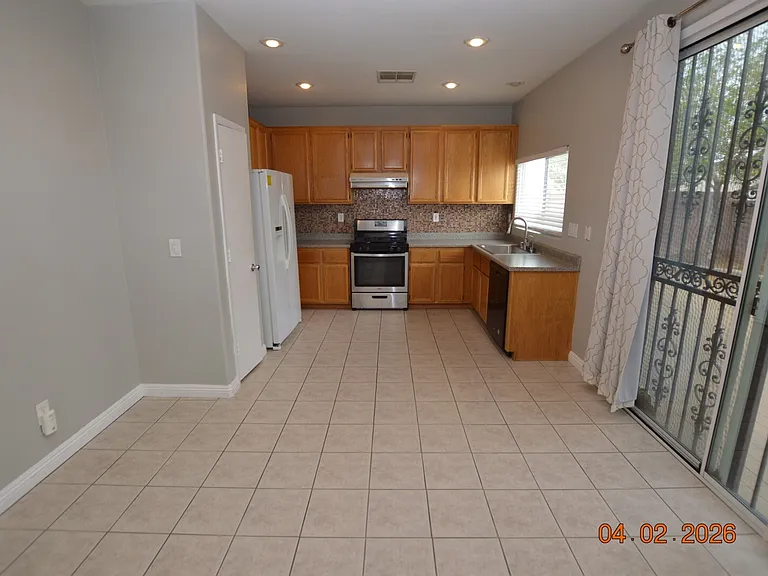 6796 Oak Mist St — Photo 12