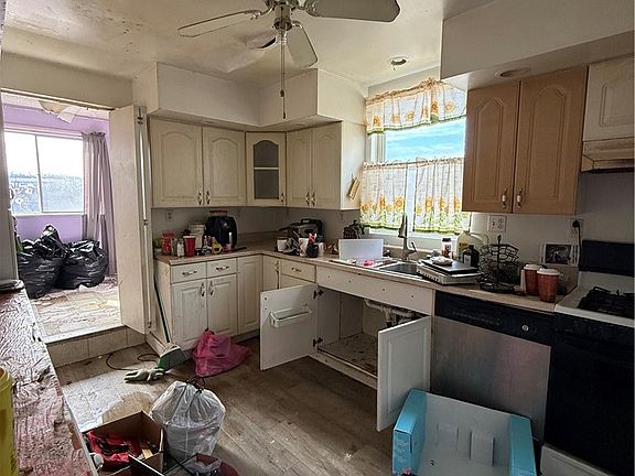 3rd image of 330 Iowa Ave