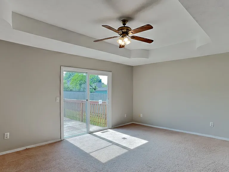 720 N Elder Ave — Photo 5