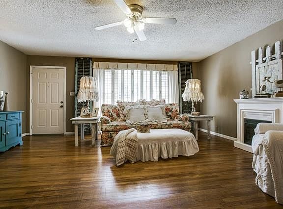 5th image of 1806 Carol St