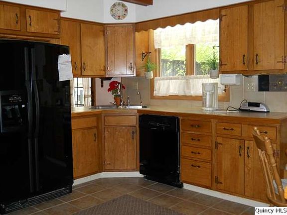 Home for Sale in Quincy, IL $144,000