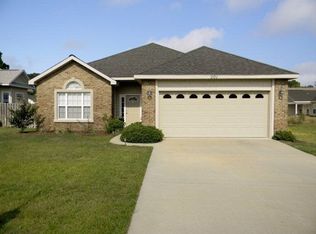 201 Camberly Ct, Dothan, AL 36301