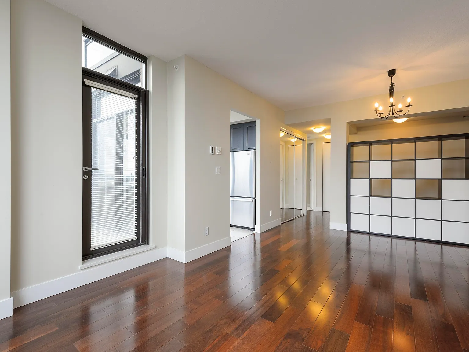 3 bed, 1145 sqft, $3,200 — Photo 2
