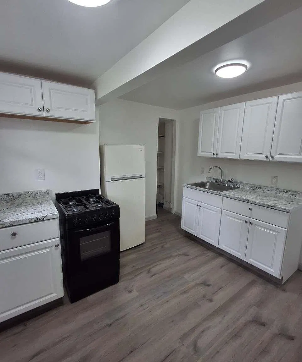 1 bed, 1.0 bath, 400 sqft, $1,200 — Photo 2