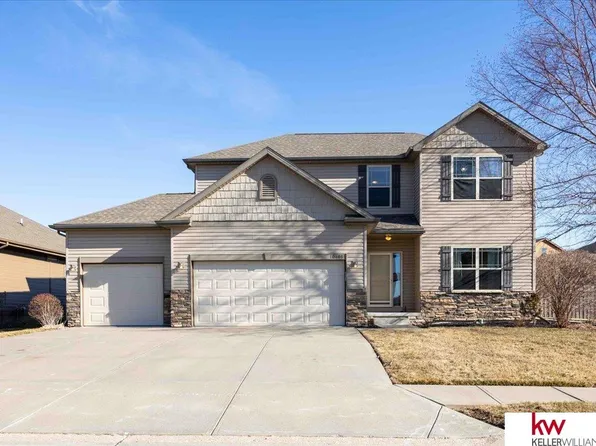 10408 Cary St, La Vista, NE 68128