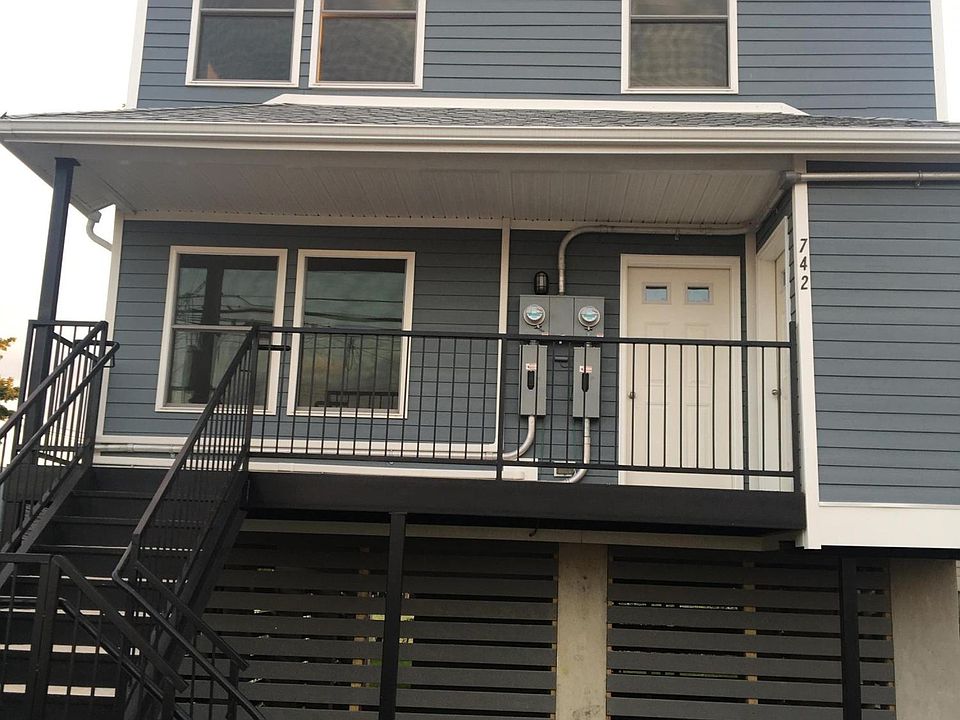 1st image of 742 Seaview Ave