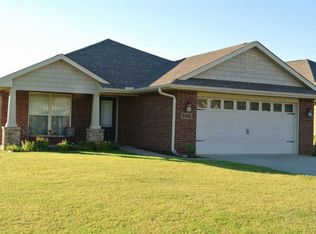 108 Meadow Land Dr, Meridianville, AL 35759