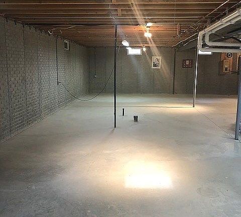 5th image of 175 Lantern Ln