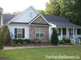 2365 White Bluff Rd, Burns, TN 37029