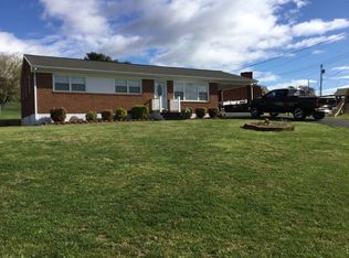 1502 S Pacific Dr, Vinton, VA 24179