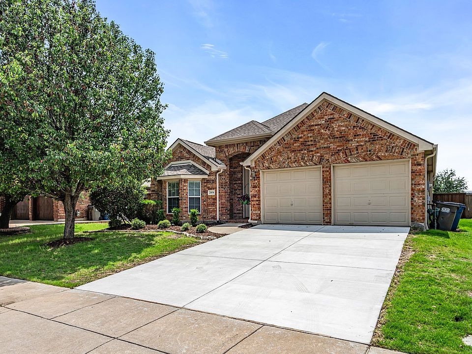 1st image of 2404 Chesterwood Dr