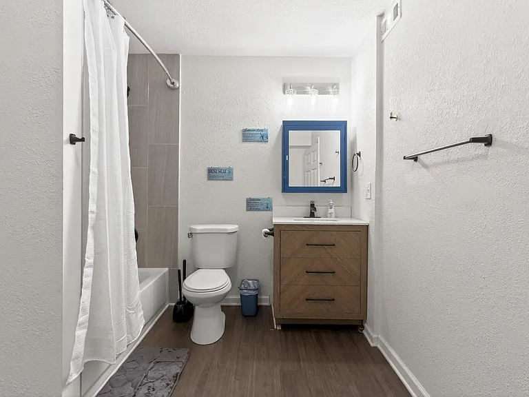 2nd floor bathroom.