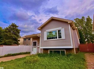 5303 21st Ave NW, Edmonton, AB T6L 5G5