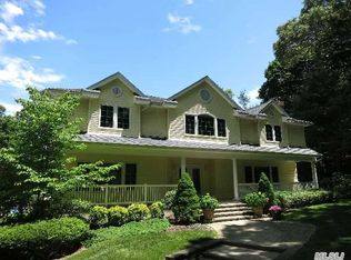 Pine Rd, Syosset, NY 11791