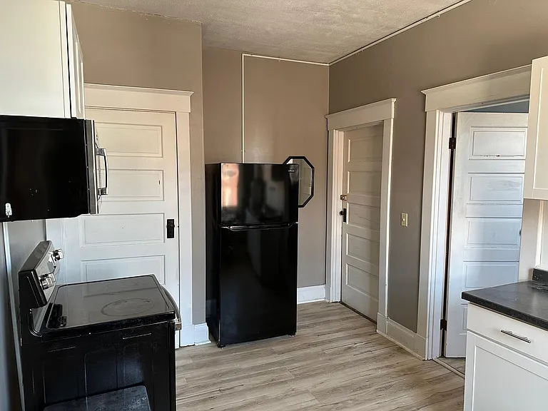 3325 Harrison Ave #1 — Photo 7