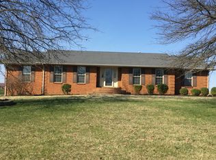 923 Meadow Ln, Harrodsburg, KY 40330