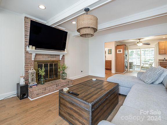 2nd image of 10320 Thomas Payne Cres