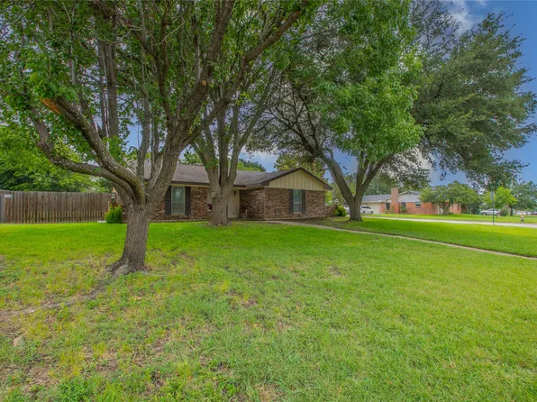 1311 Glenhaven Dr, Cleburne, TX 76033