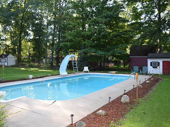 3rd image of 1181 Trotwood Ln