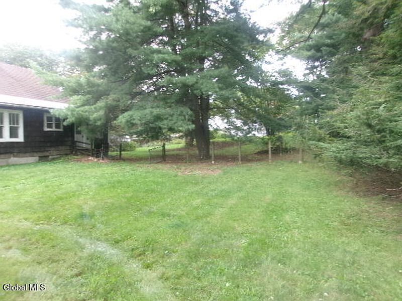 4th image of 179 Ford Avenue