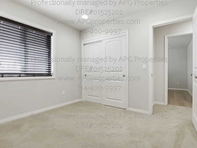 139 Thompson Ave — Photo 41