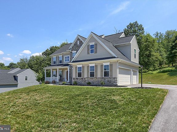 4th image of 206 Rockville Blvd