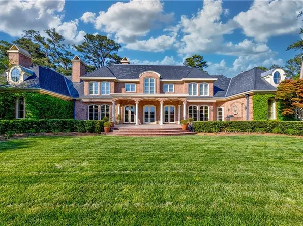1332 Penguin Cir, Virginia Beach, VA 23451