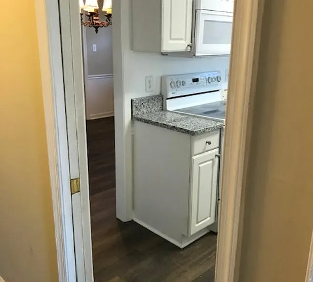 Entry to kitchen