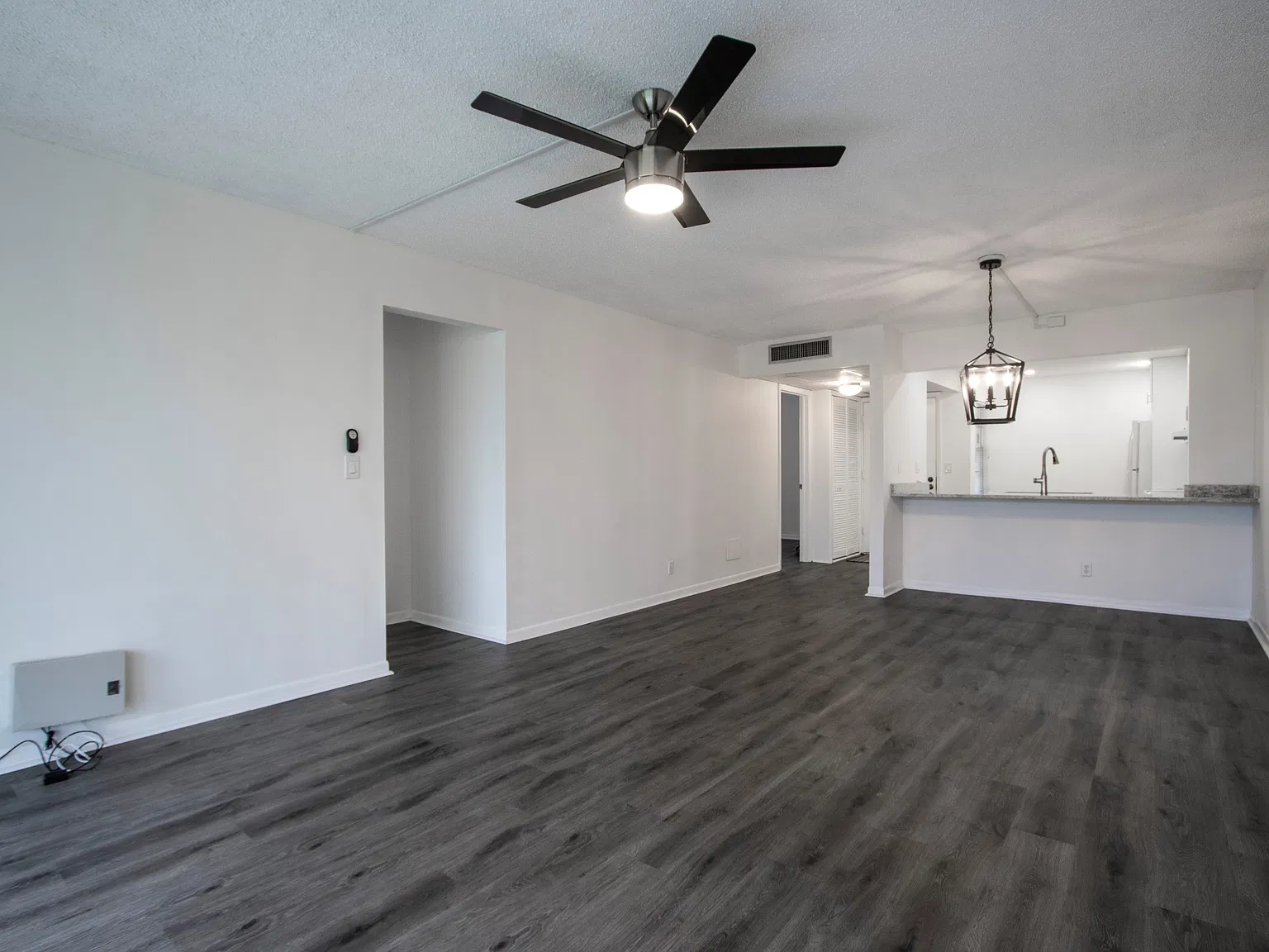 2 bed, 1000 sqft, $1,699 — Photo 3