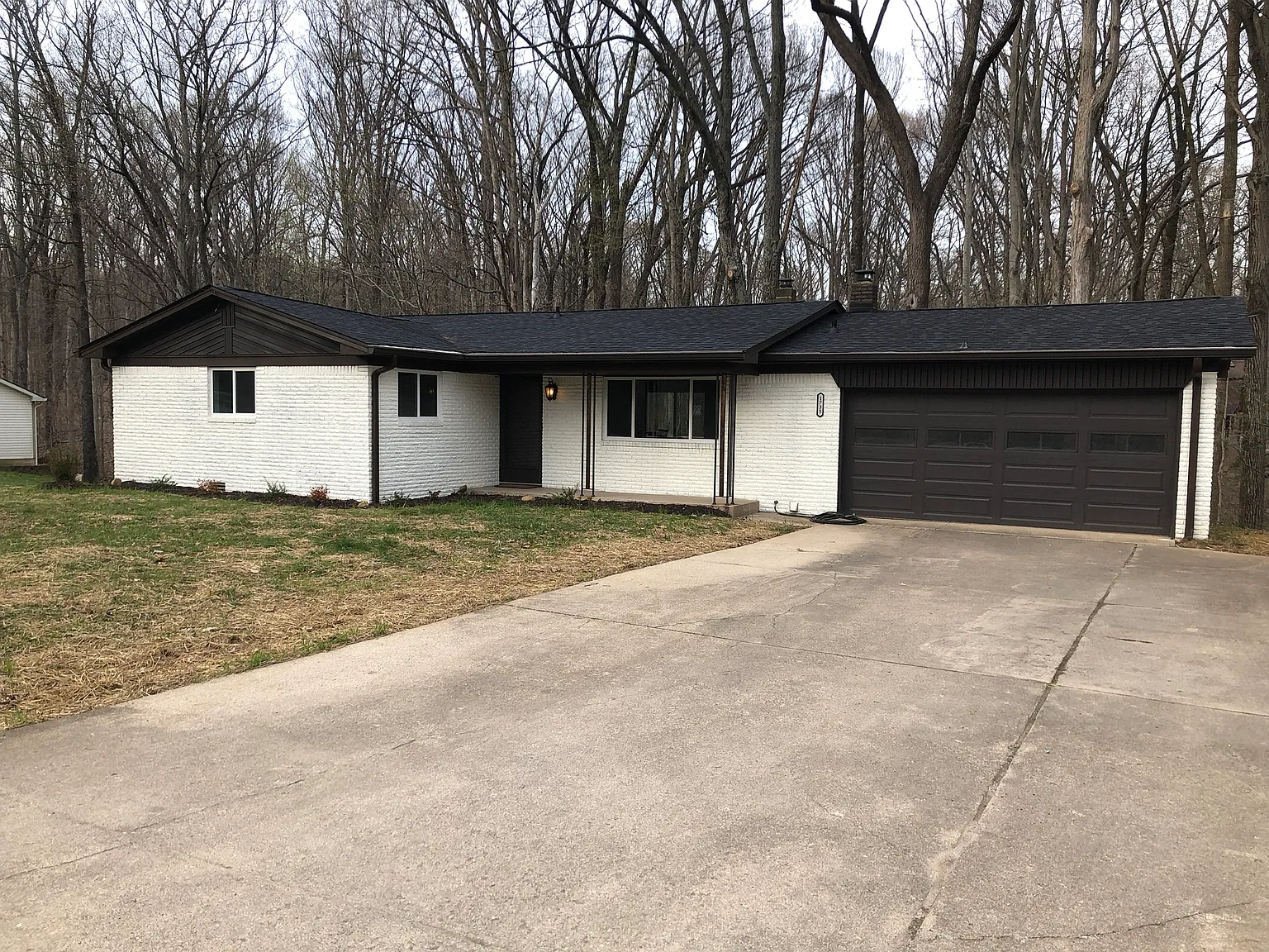 1735 W Shore Dr photo 1