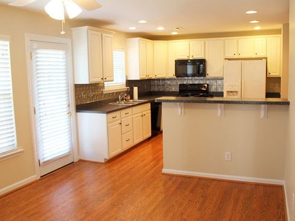 Living & kitchen
