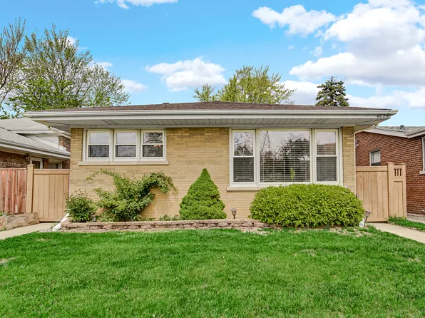 4028 Howard St, Skokie, IL 60076